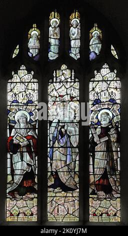 Vitraux de Percy Bacon & Brothers représentant la Sainte Vierge Marie, St Anne et St Joseph, Mawgan-in-Pyder, Cornouailles Banque D'Images