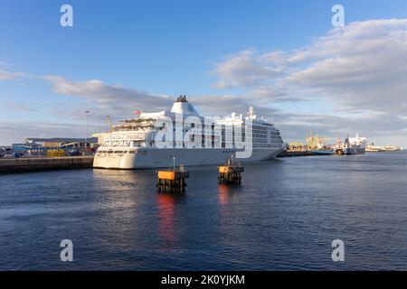 Le paquebot de croisière Silver Whisper s'amarrer près du terminal 3 du port de Dublin, en Irlande. Banque D'Images