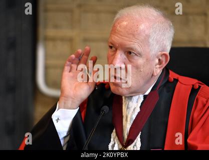 Président du tribunal Philippe Gorle photographié lors de la session de constitution du jury du procès de Stevenin, devant le tribunal d'Assise de la province de Liège, mercredi 14 septembre 2022 à Liège. Stevenin, 24 ans, est accusé d'avoir tué son partenaire Thierry Vanderveck. Vanderveck avait été condamné en 2007 pour avoir tué deux personnes. BELGA PHOTO ERIC LALMAND Banque D'Images