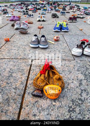 Chaque enfant compte. De nombreux enfants se souviennent de la mort des enfants autochtones sur la colline du Parlement d'Ottawa. Juillet 2021 Banque D'Images