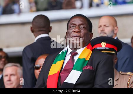 Le Président du Zimbabwe Emmerson Mnangagwa, l'un des invités lors de l'inauguration du nouveau président kenyan, s'adresse aux Kenyans au Centre sportif international moi de Kasarani, Nairobi, après l'assermentation de William Ruto en tant que Président de la République du Kenya en 5th. (Photo de Boniface Muthoni / SOPA Images/Sipa USA) Banque D'Images