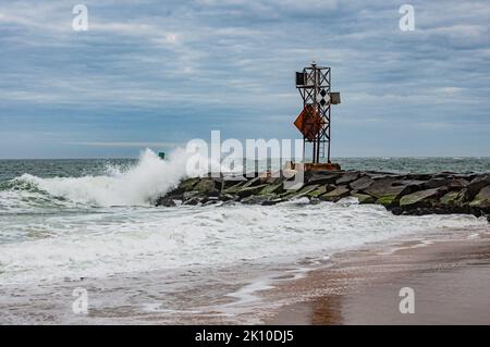 Breakers on a Cold Winter Day, Delaware, États-Unis, Delaware Banque D'Images