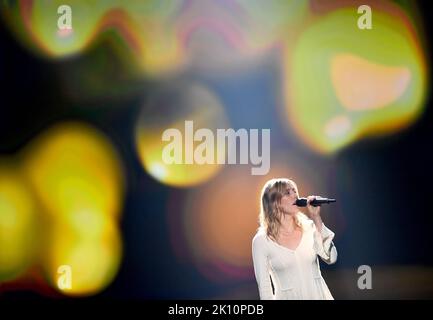 Cologne, Allemagne. 14th septembre 2022. Singer Lea se produit aux Prix de la télévision allemande 2022. La cérémonie de deux jours des prix de la télévision allemande se poursuit avec un spectacle de primetime. Credit: Marius Becker/dpa/Alay Live News Banque D'Images