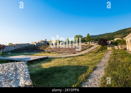 Forteresse de Prizren à Prizren, Kosovo. Aussi connue sous le nom de forteresse de Kalaja, c'est un monument touristique célèbre à Prizren, au Kosovo Banque D'Images