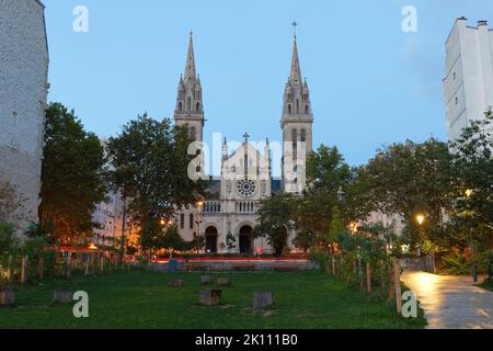 Belle église Saint-Ambroise située dans la capitale française de Paris. Il a été construit dans le style éclectique entre 1863 et 1868 Banque D'Images