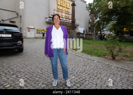 Berlin, Allemagne. 14th septembre 2022. Sabine Derflinger arrive à la première du film documentaire « Alice Schwarzer » au palais du film Delphi. Crédit : Gerald Matzka/dpa/Alay Live News Banque D'Images