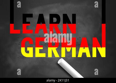 Apprenez l'allemand avec drapeau allemand sur tableau noir, rendu 3D Banque D'Images