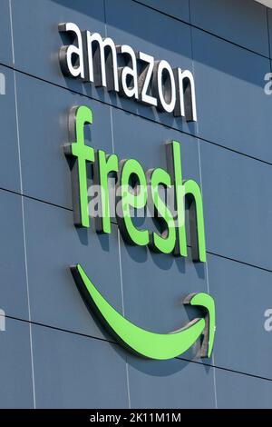 Los Angeles, Californie, États-Unis. 14th septembre 2022. Un magasin Amazon Fresh est photographié sur 14 septembre 2022 à Pasadena, en Californie, Rob Bonta, procureur général de la Californie, a déclaré mercredi qu'il a poursuivi le géant de la vente au détail en ligne Amazon, alléguant que les politiques de la société font monter les prix des consommateurs. (Credit image: © Ringo Chiu/ZUMA Press Wire) Credit: ZUMA Press, Inc./Alamy Live News Banque D'Images