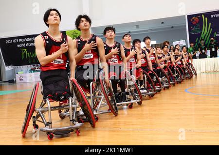 Phuket, Thaïlande. 14th septembre 2022. Men U23 Japan team group (JPN) basketball en fauteuil roulant : 2021 IWBF hommes U23 Championnat du monde de basketball en fauteuil roulant quart de finale match entre le Japon 64-43 Israël au complexe sportif de l'Université Prince of Songkla, campus de Phuket à Phuket, Thaïlande . Credit: AFLO/Alay Live News Banque D'Images