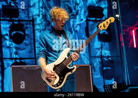 Milan, Italie. 14th septembre 2022. James Johnston, du groupe de rock écossais Biffy Clyro, se produit en direct à Carroponte. (Photo de Mairo Cinquetti/SOPA Images/Sipa USA) crédit: SIPA USA/Alay Live News Banque D'Images