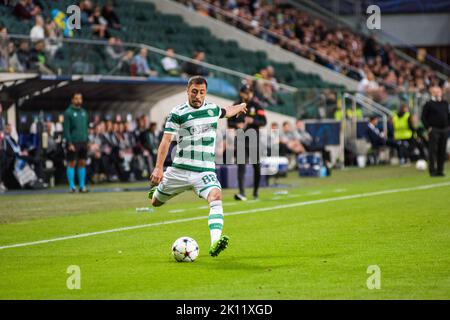 Varsovie, Pologne. 14th septembre 2022. Josip Juranovic du Celtic FC en action lors du match de football du groupe F de la Ligue des champions de l'UEFA 2022/23 entre Shakhtar Donetsk et le Celtic FC au stade municipal de Legia Warsaw. Score final; Shakhtar Donetsk 1:1 Celtic FC. Crédit : SOPA Images Limited/Alamy Live News Banque D'Images