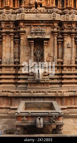 Les dieux hindous sur le temple de Brihadeshwara, Temple de la dynastie Chola, Thanjavur, Tamil Nadu, Inde. Banque D'Images