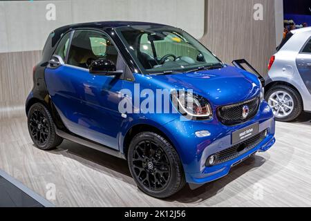 Smart Fortwo Edition Urbanshadow au salon de l'automobile de Paris à l'Expo porte de Versailles. France - 2 octobre 2018 Banque D'Images