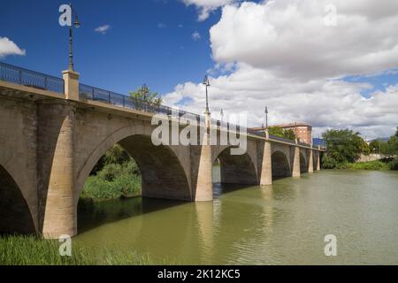 Le pont de pierre de Logrono, Espagne. Banque D'Images
