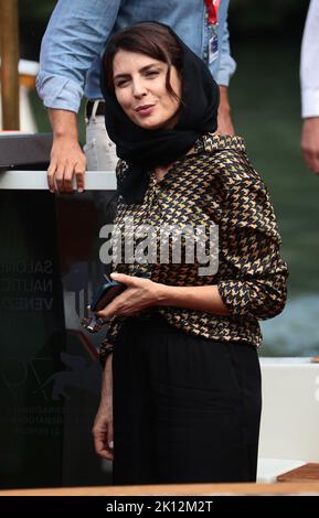 VENISE, ITALIE - AOÛT 31 : la membre du jury Leila Hatami est vue lors du Festival international du film de Venise 79th sur 31 août 2022 à Venise, Italie Banque D'Images