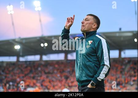 LUBIN, POLOGNE - 15 JUILLET 2022: Match de football polonais PKO Ekstraklasa entre KGHM Zaglebie Lubin vs Slask Wroclaw 0:0. Ivan Djurdjevic entraîneur-chef de S Banque D'Images