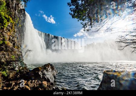 Lumangwe Falls, sur la rivière Kalungwishi, au nord de la Zambie, en Afrique Banque D'Images