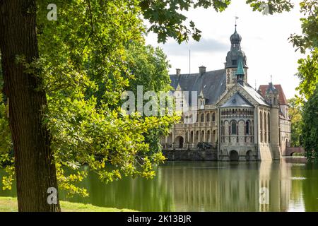 Deutschland, Rosendahl, Baumberge, Westmuensterland, Muensterland, Westfalen, Nordrhein-Westfalen, NRW, Rosendahl-Darfeld, Schloss Darfeld, RI. Éhème Banque D'Images