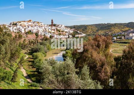 Vue sur le village de Montoro, ville et commune de la province de Cordoue, dans le sud de l'Espagne, dans la partie centrale nord de la communauté autonome d'A Banque D'Images