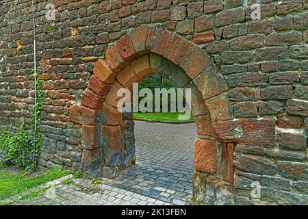 Stadtmauer, Rheinfötchen *** Légende locale *** Europe, Allemagne, Rhénanie-Palatinat, Worms, Gate Tower Square, Ville de Schum, mur de ville, Rhine Paws, s Banque D'Images