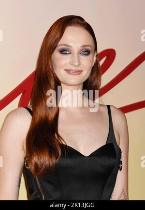 HOLLYWOOD, CA - SEPTEMBRE 14 : Sophie Turner assiste à une projection spéciale de 'do Revenge' de Netflix au théâtre TUDUM sur 14 septembre 2022 à Hollywood, Banque D'Images