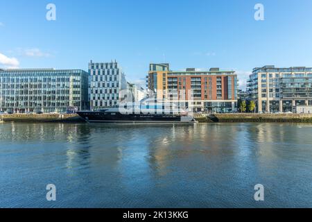 La vue panoramique des Docklands de Dublin sur les rives de la rivière Liffey, en Irlande Banque D'Images