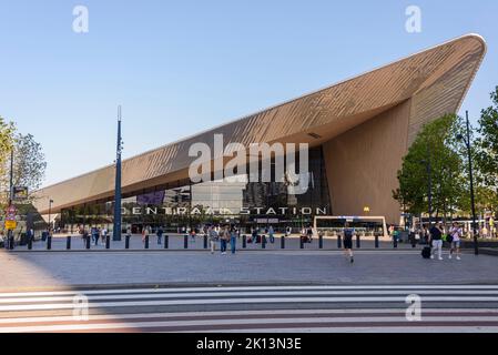 Centraal Station avec sa façade unique, Rotterdam, pays-Bas Banque D'Images