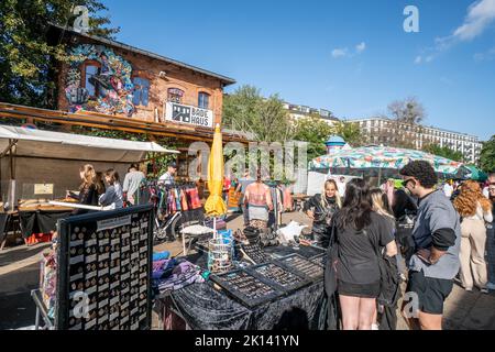 Fühmarkt auf dem RAW Gelände in Berlin-Friedrichshain, Verkausstände, Markt, Sonntag, Banque D'Images