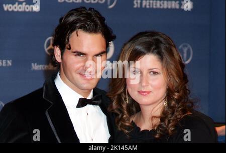 Saint-Pétersbourg, Russie. 18th févr. 2008. Roger Federer et Mirka Vavrinec à l'occasion des « Laureus World Sports Awards 2008 ». Federer termine sa carrière. La coupe laver à Londres la semaine prochaine sera sa dernière apparition sur le circuit ATP, annoncé jeudi par l'homme de 41 ans. Crédit : Gero Breloer/dpa/Alay Live News Banque D'Images