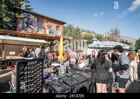 Fühmarkt auf dem RAW Gelände in Berlin-Friedrichshain, Verkausstände, Markt, Sonntag, Banque D'Images