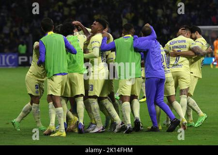 Mexico, Mexique. 14th septembre 2022. L'équipe de football américain célèbre son but lors du match de football entre l'America football Club et Santos Laguna du tournoi d'ouverture 2022 de la MX League au stade Aztec. Sur 14 septembre 2022 à Mexico, Mexique. (Credit image: © Ismael Rosas Eyepix Group/eyepix via ZUMA Press Wire) Banque D'Images