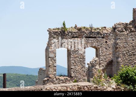 Détruit des maisons pendant la guerre du Karabakh dans la ville azerbaïdjanaise de Shusha. Terreur arménienne dans le Haut-Karabakh Banque D'Images