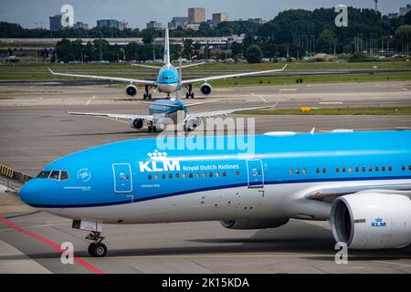 Aéroport d'Amsterdam Schiphol, avion sur le tablier, Amsterdam, pays-Bas Banque D'Images