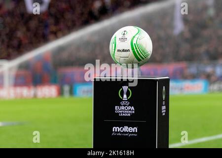 Bucarest, Roumanie. 16th septembre 2022. 16 septembre 2022: Le ballon officiel du match B de la Ligue des conférences européennes de l'UEFA entre la FCSB Bucarest et la RSC Anderlecht au stade national Arena de Bucarest, Roumanie ROU. Catalin Soare/Cronos crédit: Cronos/Alamy Live News Banque D'Images