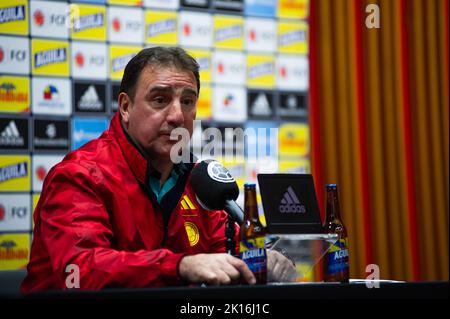 Bogota, Colombie. 15th septembre 2022. L'équipe de football colombienne Coah Nestor Lorenzo parle lors d'une conférence de presse après la décision d'appeler des vétérans de l'équipe: Radamel Falcao, James Rodriguez et Luis Diaz, à Bogota, Colombie, 15 septembre 2022, Pour les matchs amicaux aux États-Unis pour les matchs de la FIFA de Septemeber contre le Guatemala le 24 septembre à New York et contre le Mexique le 27 septembre. Crédit : long Visual Press/Alamy Live News Banque D'Images