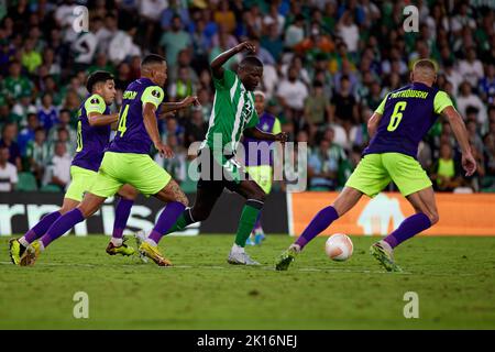 Séville, Espagne. 15th septembre 2022. William Carvalho de Real Betis est en compétition pour le ballon lors du match de l'UEFA Europa League Group C entre Real Betis et Ludogorets Razgrad au stade Benito Villamarin de 15 septembre 2022 à Séville, en Espagne. (Credit image: © Jose Luis Contreras/DAX via ZUMA Press Wire) Credit: ZUMA Press, Inc./Alamy Live News Banque D'Images