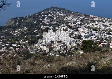 Anacapri - Scorcio panoramico del borgo dal sentiero di Monte Solaro Banque D'Images