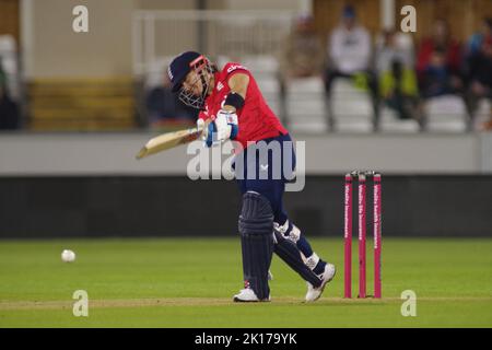 Chester le Street, Angleterre, le 10 septembre 2022. Alice Capsey batting pour les femmes d'Angleterre contre l'Inde les femmes dans la première vitalité IT20 à la Seat unique Riverside, Chester le Street. Crédit : Colin Edwards Banque D'Images