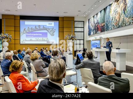 La Haye, pays-Bas. 16th septembre 2022. 2022-09-16 10:44:09 LA HAYE - Kim Putters donne un discours après qu'il soit installé comme président du Conseil social et économique. Putters succède à Mariette Hamer, qui préside le SER depuis 2014. ANP SEM VAN DER WAL pays-bas Out - belgique Out crédit: ANP/Alay Live News Banque D'Images