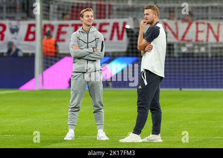 MUNCHEN, ALLEMAGNE - SEPTEMBRE 13 : Frenkie de Jong du FC Barcelone et Matthijs de Ligt du FC Bayern Munchen lors du match du groupe C - Ligue des champions de l'UEFA entre le FC Bayern Munchen et le FC Barcelone à l'Allianz Arena on 13 septembre 2022 à Munchen, Allemagne (photo de DAX Images/Orange Pictures) Banque D'Images