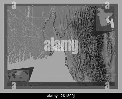 Chittagong, division du Bangladesh. Carte d'altitude à deux niveaux avec lacs et rivières. Cartes d'emplacement auxiliaire d'angle Banque D'Images