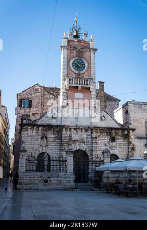Église Saint-Laurent et Garde-ville avec une tour du XIXe siècle, place du peuple, Zadar, Dalmatie, Croatie Banque D'Images