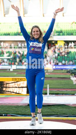 Elena Vallortigara, de l’Italie, remise de la médaille de bronze pour le saut en hauteur des femmes aux Championnats du monde d’athlétisme, Hayward Field, Eugene, Oregon, États-Unis Banque D'Images