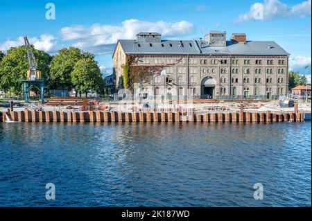 Port de Norrköping avec l'ancien moulin Andreas kvarn. La zone industrielle du port intérieur de Norrköping est en cours de réaménagement pour devenir une zone résidentielle. Banque D'Images