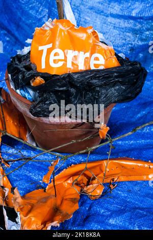 « Terre plastique » : photographie du concept de défense de l'environnement, France Banque D'Images