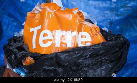 « Terre plastique » : photographie du concept de défense de l'environnement, France Banque D'Images