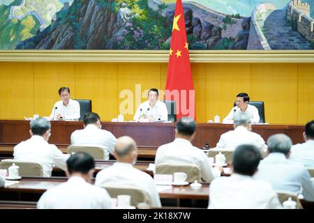 Pékin, Chine. 16th septembre 2022. Le conseiller d'État chinois Wang Yong, également chef du siège national de la prévention et de la lutte contre les incendies de forêt et de prairie, participe à une téléconférence nationale sur la prévention et la lutte contre les incendies de forêt et de prairie à Beijing, capitale de la Chine, le 16 septembre 2022. Credit: Yan Yan/Xinhua/Alay Live News Banque D'Images