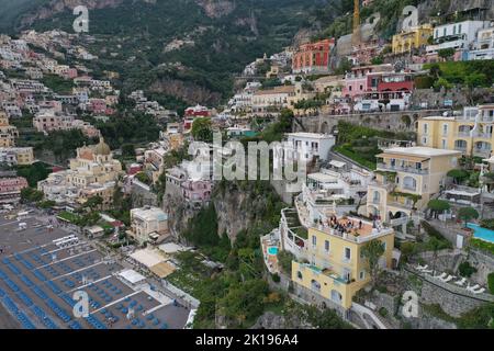 Village de Positano, sur la côte amalfitaine du sud de l'Italie. Banque D'Images