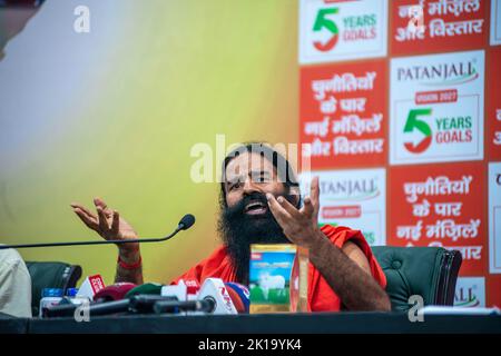 Fondateur et Directeur général de Patanjali Ayurved, Baba Ramdev parle lors d'une conférence de presse au Club de la Constitution. Ramdev partage Patanjali 5 GRANDS plans pour les 5 prochaines années, Patanjali Ayurved, est une société de portefeuille multinationale indienne, basée à Haridwar, en Inde. Elle a été fondée par Baba Ramdev et Acharya Balkrishna en 2006. (Photo de Pradeep Gaur / SOPA Images / Sipa USA) Banque D'Images