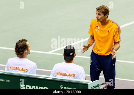 Glasgow, Royaume-Uni. 16th septembre 2022. GLASGOW, ÉCOSSE - SEPTEMBRE 16 : entraîneur Paul Haarhuis des pays-Bas, Wesley Koolhof des pays-Bas et Matwe Middelkoop des pays-Bas pendant la coupe Davis par Rakuten Group Stage 2022 Glasgow match entre la Grande-Bretagne et les pays-Bas à Emirates Arena sur 16 septembre 2022 à Glasgow, en Écosse. Crédit : BSR Agency/Alay Live News Banque D'Images